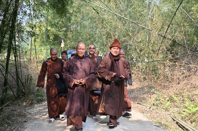 Ngày thứ tư, chuyến Phật sự miền Bắc, giảng pháp tại chùa Đại Sơn – chùa Đại Cồ Việt