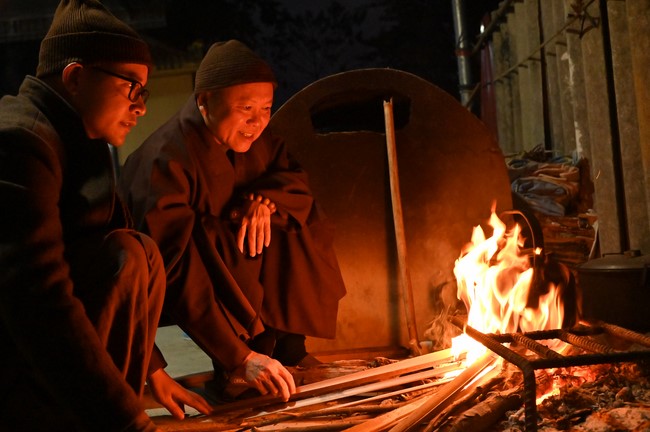 Ngày thứ tư, chuyến Phật sự miền Bắc, giảng pháp tại chùa Đại Sơn – chùa Đại Cồ Việt