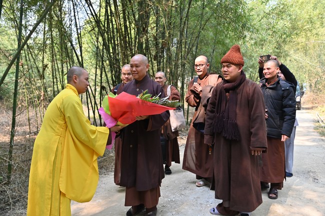 Ngày thứ tư, chuyến Phật sự miền Bắc, giảng pháp tại chùa Đại Sơn – chùa Đại Cồ Việt