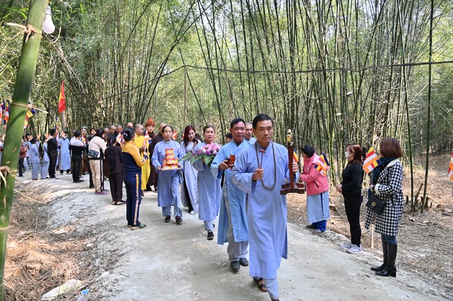 Ngày thứ tư, chuyến Phật sự miền Bắc, giảng pháp tại chùa Đại Sơn – chùa Đại Cồ Việt