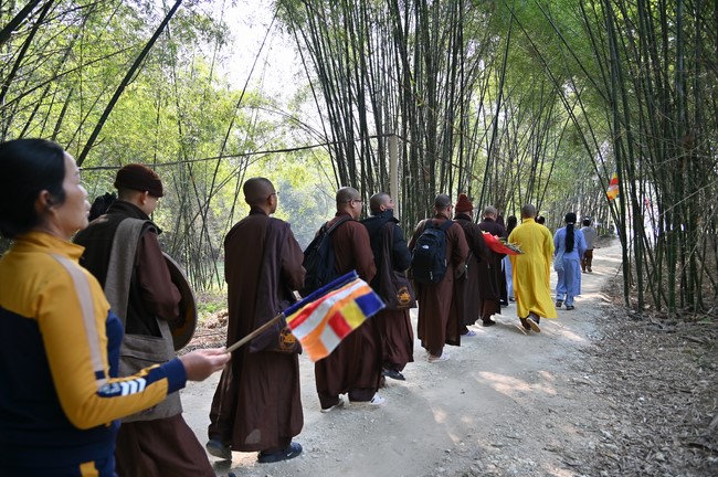 Ngày thứ tư, chuyến Phật sự miền Bắc, giảng pháp tại chùa Đại Sơn – chùa Đại Cồ Việt