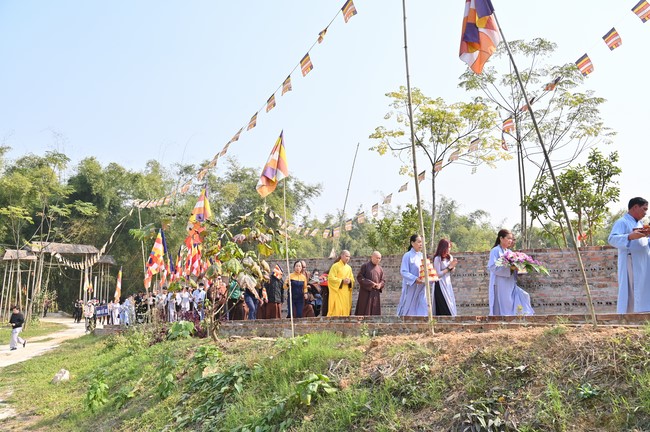 Ngày thứ tư, chuyến Phật sự miền Bắc, giảng pháp tại chùa Đại Sơn – chùa Đại Cồ Việt
