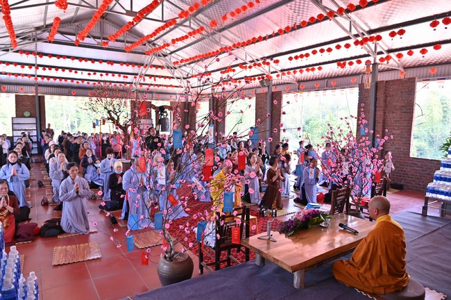 Ngày thứ tư, chuyến Phật sự miền Bắc, giảng pháp tại chùa Đại Sơn – chùa Đại Cồ Việt