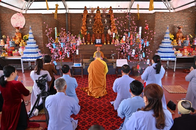 Ngày thứ tư, chuyến Phật sự miền Bắc, giảng pháp tại chùa Đại Sơn – chùa Đại Cồ Việt