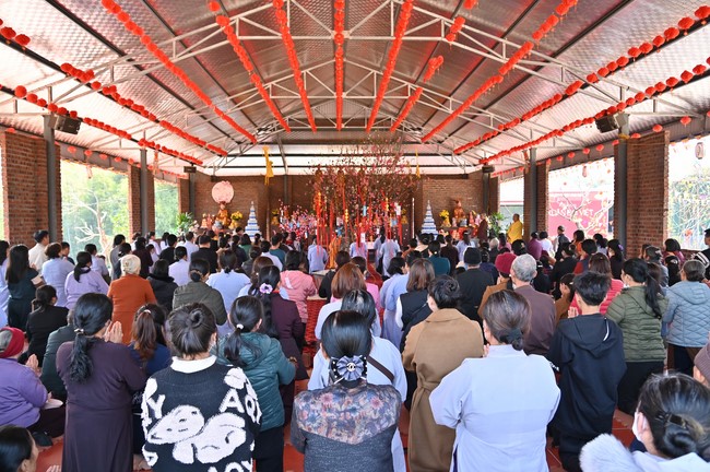 Ngày thứ tư, chuyến Phật sự miền Bắc, giảng pháp tại chùa Đại Sơn – chùa Đại Cồ Việt