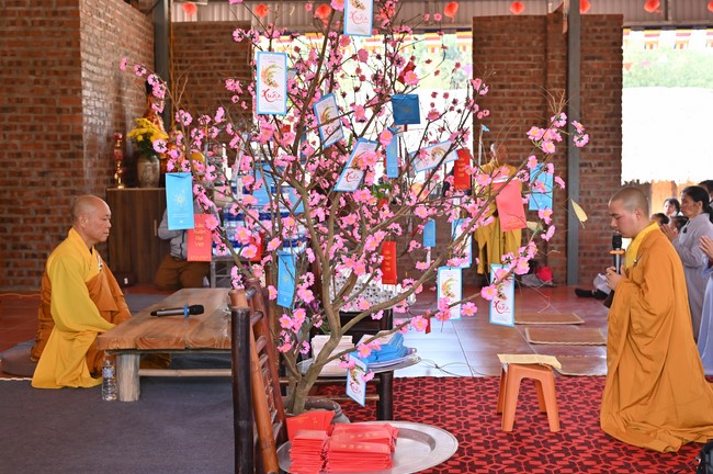 Ngày thứ tư, chuyến Phật sự miền Bắc, giảng pháp tại chùa Đại Sơn – chùa Đại Cồ Việt