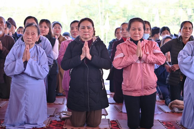 Ngày thứ tư, chuyến Phật sự miền Bắc, giảng pháp tại chùa Đại Sơn – chùa Đại Cồ Việt