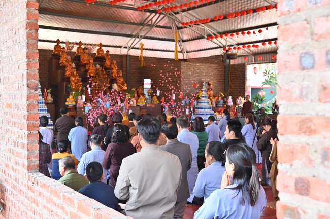 Ngày thứ tư, chuyến Phật sự miền Bắc, giảng pháp tại chùa Đại Sơn – chùa Đại Cồ Việt