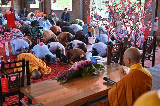 Ngày thứ tư, chuyến Phật sự miền Bắc, giảng pháp tại chùa Đại Sơn – chùa Đại Cồ Việt