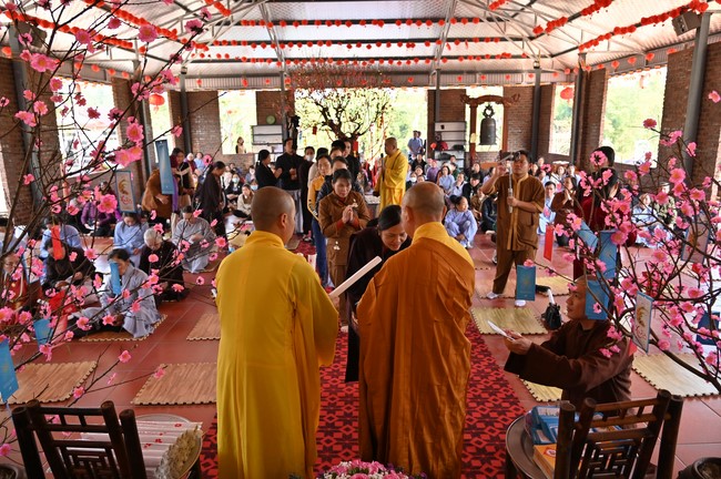 Ngày thứ tư, chuyến Phật sự miền Bắc, giảng pháp tại chùa Đại Sơn – chùa Đại Cồ Việt