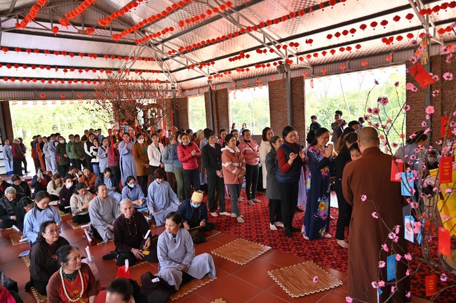 Ngày thứ tư, chuyến Phật sự miền Bắc, giảng pháp tại chùa Đại Sơn – chùa Đại Cồ Việt