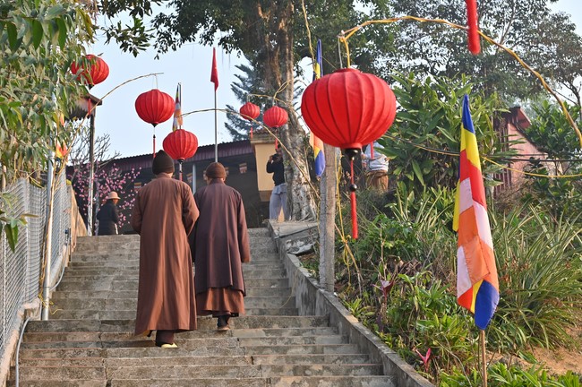 Ngày thứ tư, chuyến Phật sự miền Bắc, giảng pháp tại chùa Đại Sơn – chùa Đại Cồ Việt