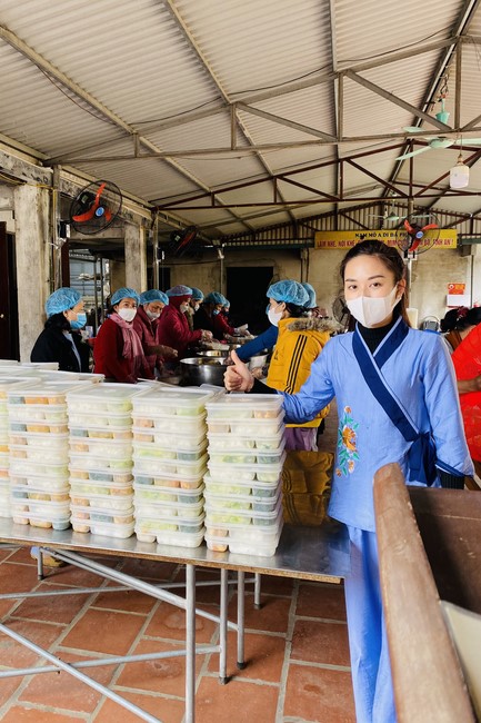 Charity and year - end creature releasing of Dong Cao Pagoda, Thanh Hoa