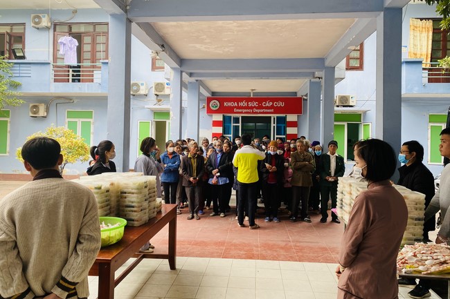 Charity and year - end creature releasing of Dong Cao Pagoda, Thanh Hoa