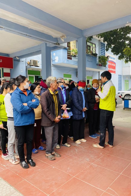 Charity and year - end creature releasing of Dong Cao Pagoda, Thanh Hoa