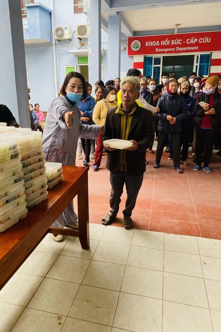 Charity and year - end creature releasing of Dong Cao Pagoda, Thanh Hoa