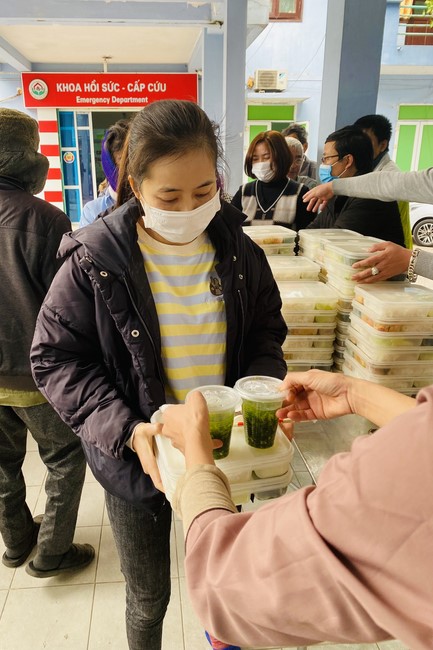 Charity and year - end creature releasing of Dong Cao Pagoda, Thanh Hoa