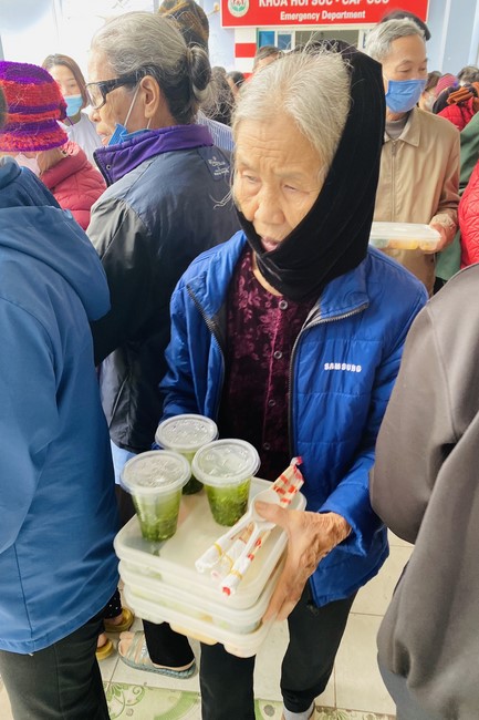 Charity and year - end creature releasing of Dong Cao Pagoda, Thanh Hoa