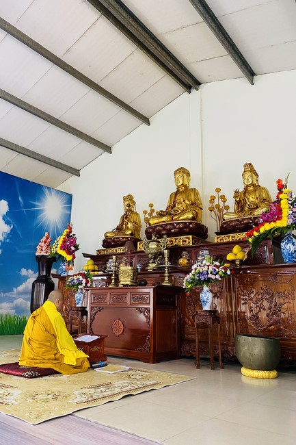 Charity and year - end creature releasing of Dong Cao Pagoda, Thanh Hoa