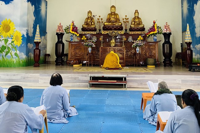 Charity and year - end creature releasing of Dong Cao Pagoda, Thanh Hoa