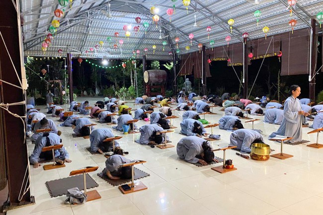 Chùa Suối Pháp – Tây Ninh: Lễ sám hối