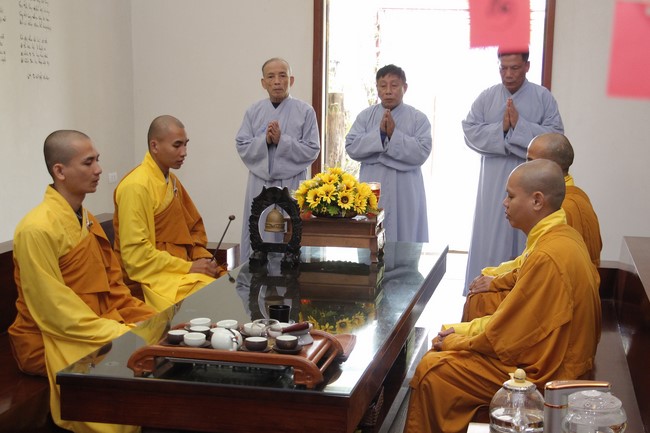 The rite of year end dharma thanking at Giai Lam pagoda