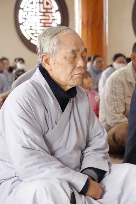 The rite of year end dharma thanking at Giai Lam pagoda