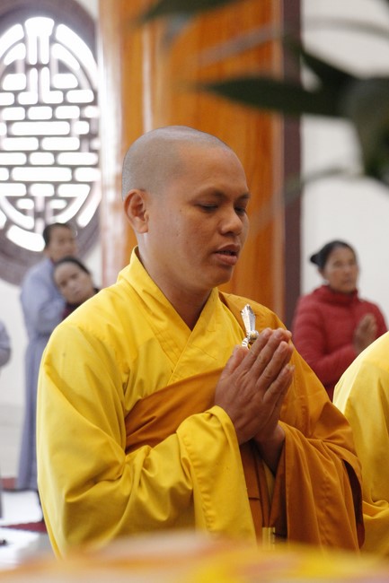 The rite of year end dharma thanking at Giai Lam pagoda
