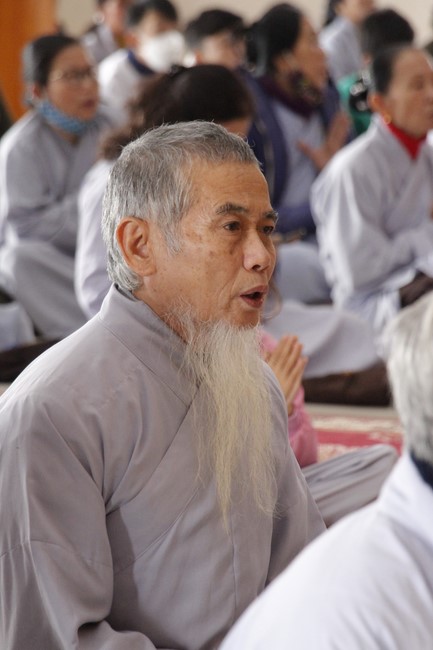 The rite of year end dharma thanking at Giai Lam pagoda
