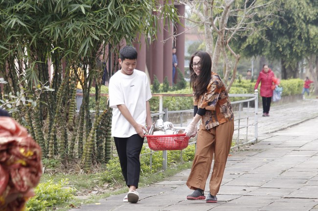 The rite of year end dharma thanking at Giai Lam pagoda