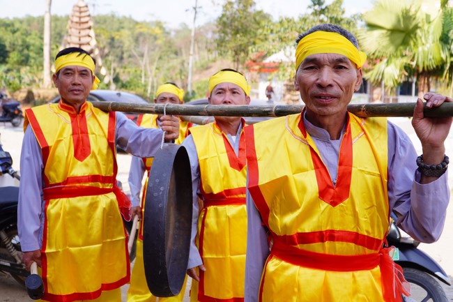 Ceremony of seating Buddha Statue of Dai Co Viet Pagoda, Yen Bai
