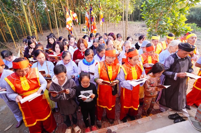 Ceremony of seating Buddha Statue of Dai Co Viet Pagoda, Yen Bai