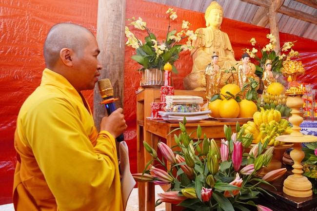 Ceremony of seating Buddha Statue of Dai Co Viet Pagoda, Yen Bai