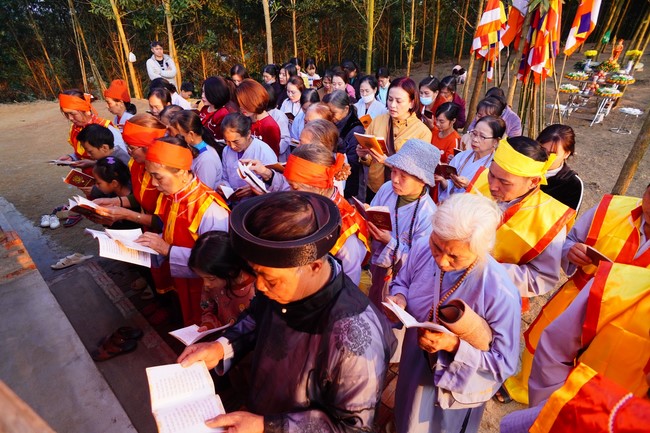 Ceremony of seating Buddha Statue of Dai Co Viet Pagoda, Yen Bai