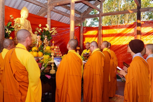 Ceremony of seating Buddha Statue of Dai Co Viet Pagoda, Yen Bai