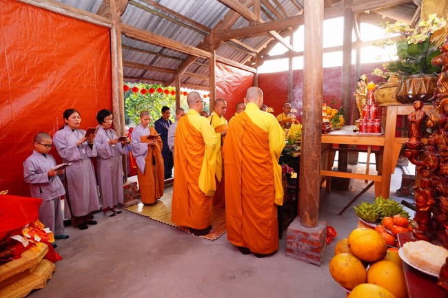 Ceremony of seating Buddha Statue of Dai Co Viet Pagoda, Yen Bai
