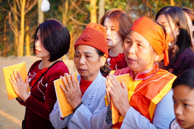 Ceremony of seating Buddha Statue of Dai Co Viet Pagoda, Yen Bai