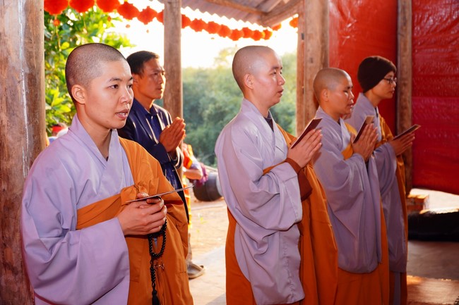 Ceremony of seating Buddha Statue of Dai Co Viet Pagoda, Yen Bai