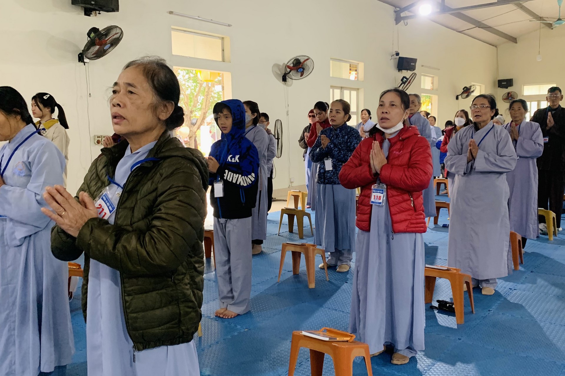 Year End Retreat, a past year closing rite, giving Tet gifts at Dong Cao pagoda