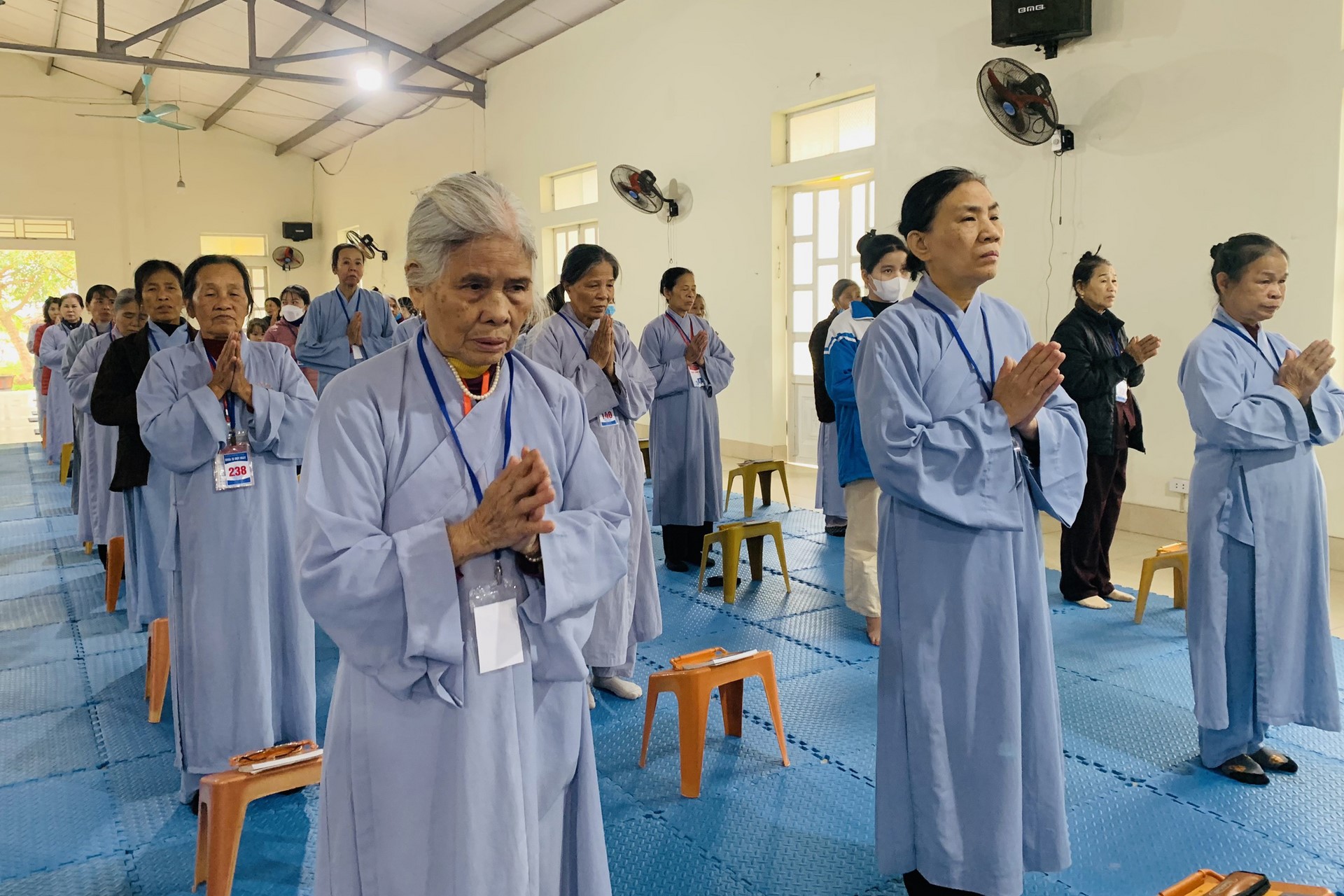 Year End Retreat, a past year closing rite, giving Tet gifts at Dong Cao pagoda