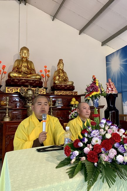 Year End Retreat, a past year closing rite, giving Tet gifts at Dong Cao pagoda
