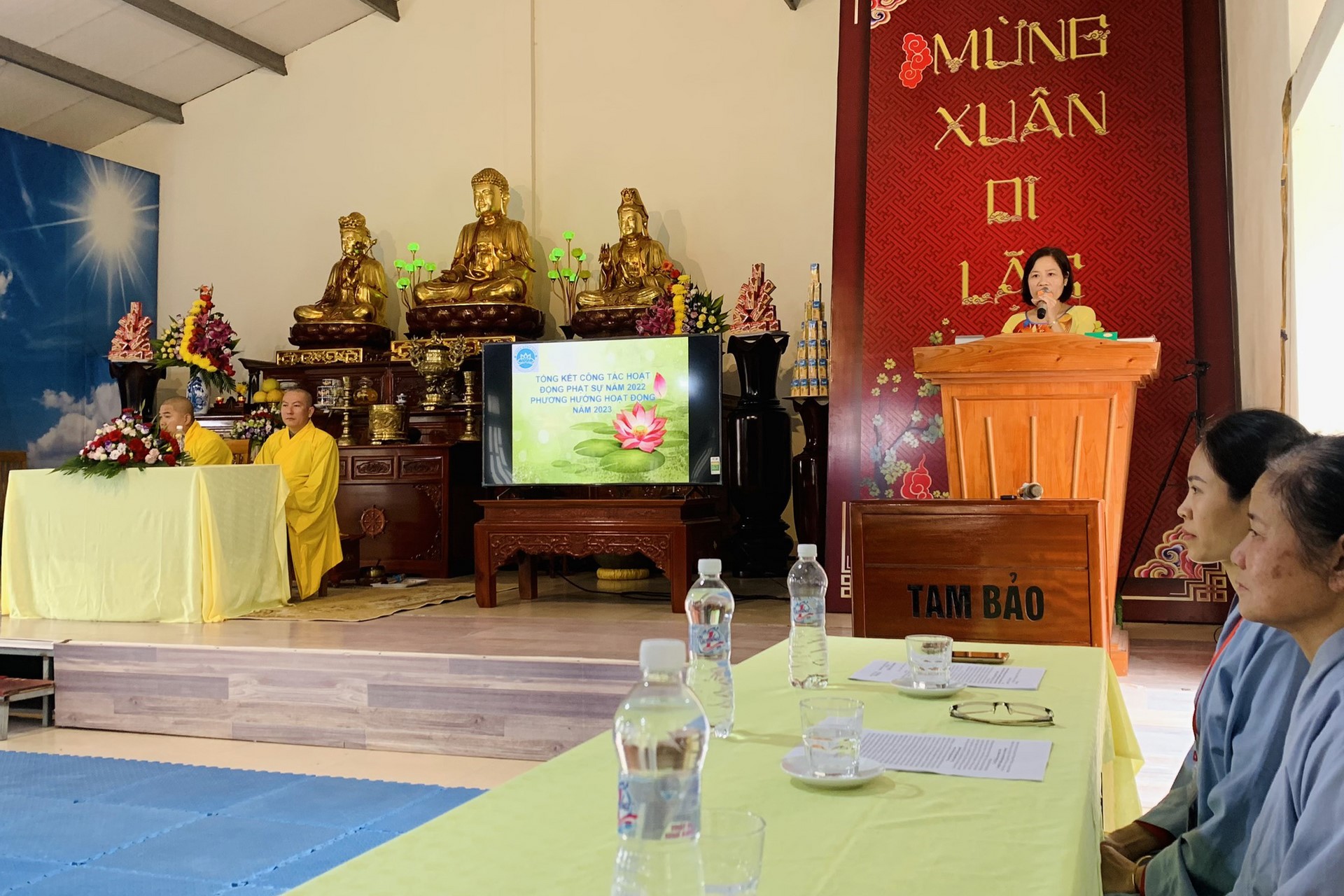 Year End Retreat, a past year closing rite, giving Tet gifts at Dong Cao pagoda