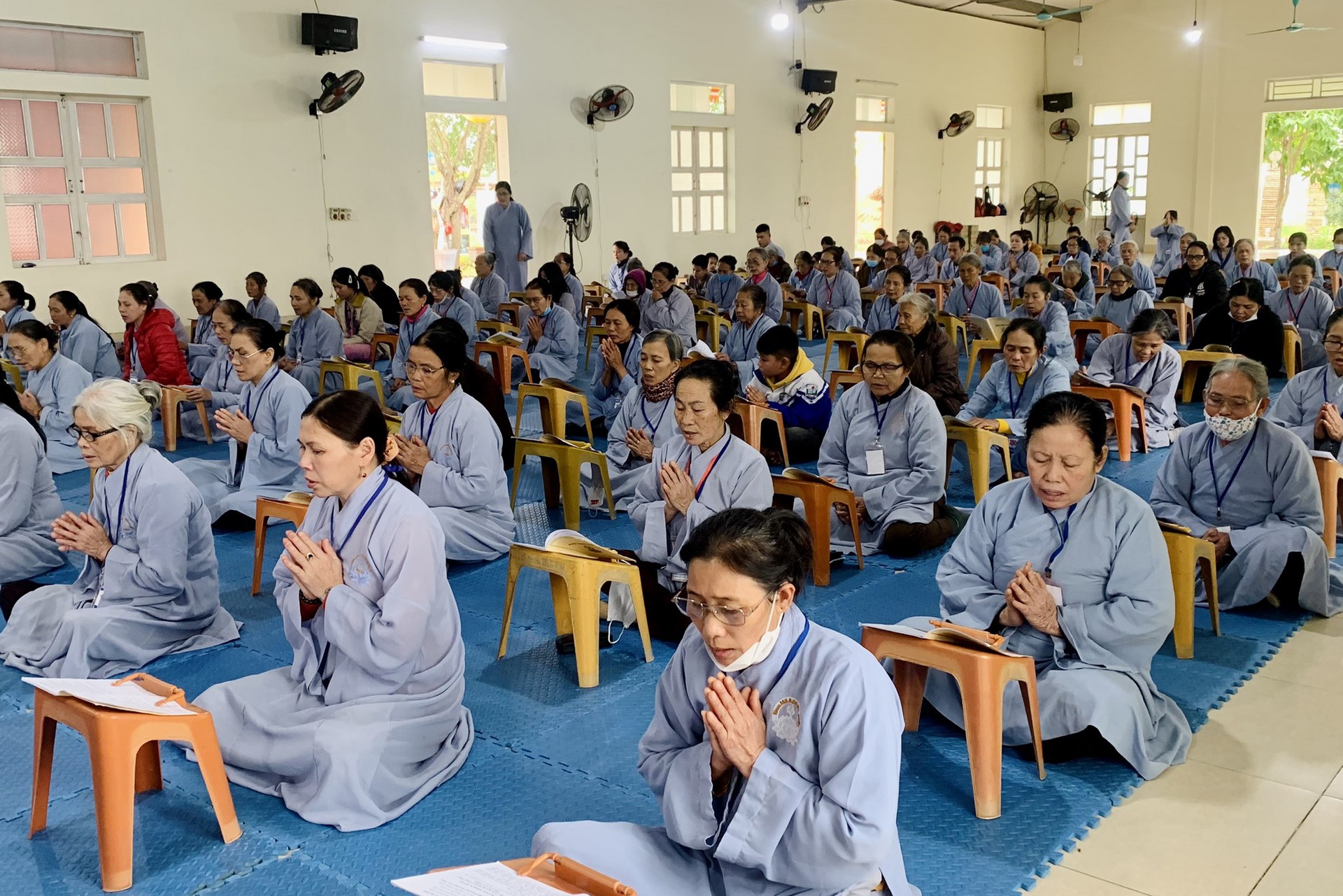 Year End Retreat, a past year closing rite, giving Tet gifts at Dong Cao pagoda