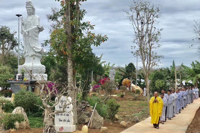 One-Day Peaceful Retreat at Suoi Phap Pagoda