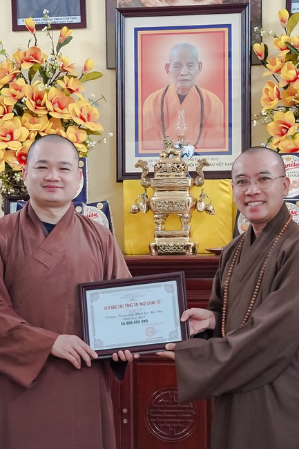 Quỹ đào tạo Tăng tài Ngộ Chân Tử cúng dường tại trường Trung cấp Phật học TP. Hà Nội