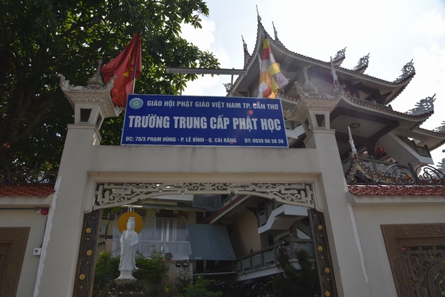 Quỹ đào tạo Tăng tài Ngộ Chân Tử cúng dường tại trường Trung cấp Phật học TP.HCM - Đồng Nai - Cần Thơ