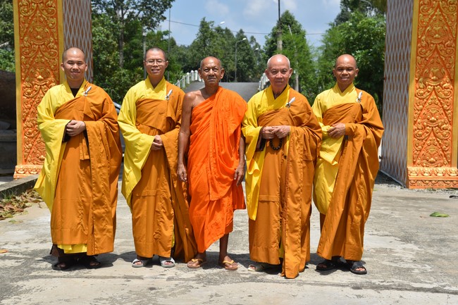 Quỹ đào tạo Tăng tài Ngộ Chân Tử cúng dường tại trường Trung cấp Phật học TP.HCM - Đồng Nai - Cần Thơ