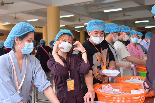 Chương trình Ánh Sáng Phật Pháp kỳ 77