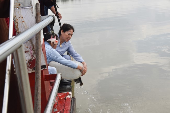The Rite of Releasing creatures and Praying for Peace at Trang Nguyen company and Toan Phat Irradiation Company Limited