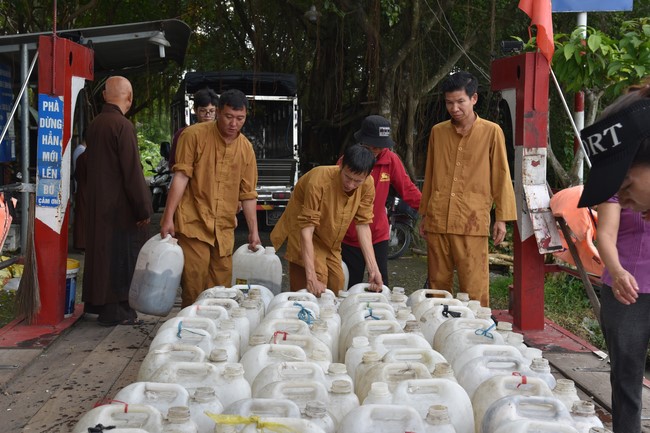 The Rite of Releasing creatures and Praying for Peace at Trang Nguyen company and Toan Phat Irradiation Company Limited
